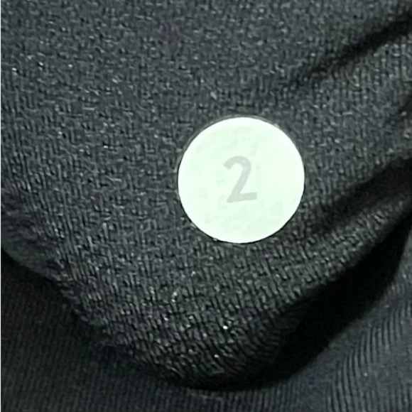 Lululemon Black Leggings Women’s Size 2 Mesh Pockets 22” Inseam Athletic - Picture 10 of 11